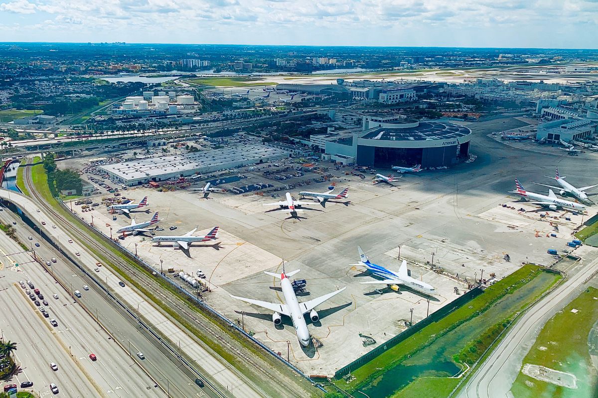 Florida's Airports Starting To Reopen After Hurricane Ian